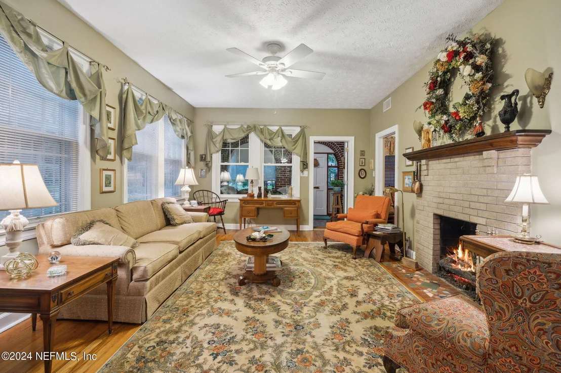 Photo of 3237 RANDALL Street