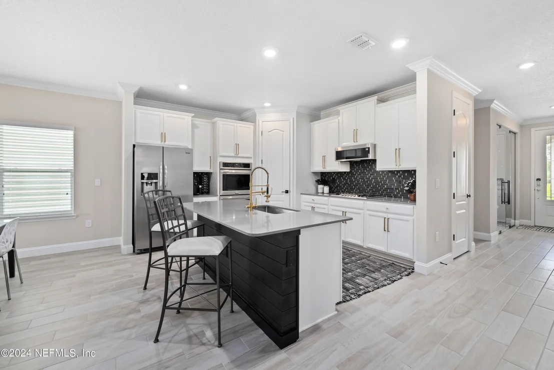 Photo of 47 HOWELL Court
