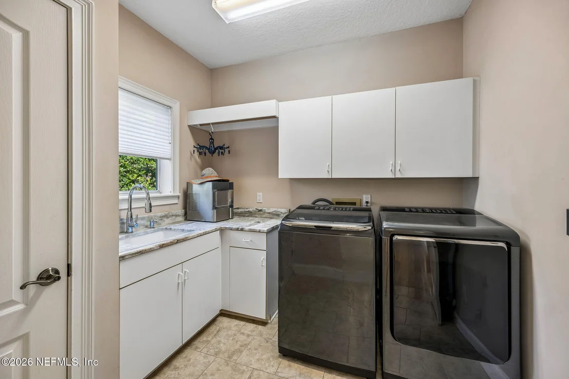 Photo of 285 LINKSIDE Circle
