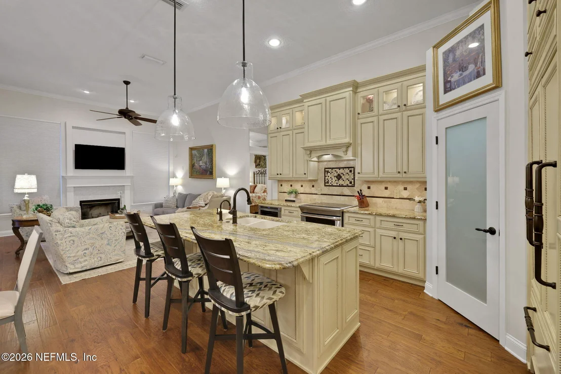 Photo of 513 WETHERBY Lane