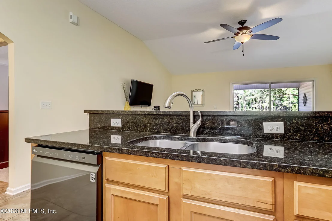 Photo of 9584 BEMBRIDGE MILL Drive