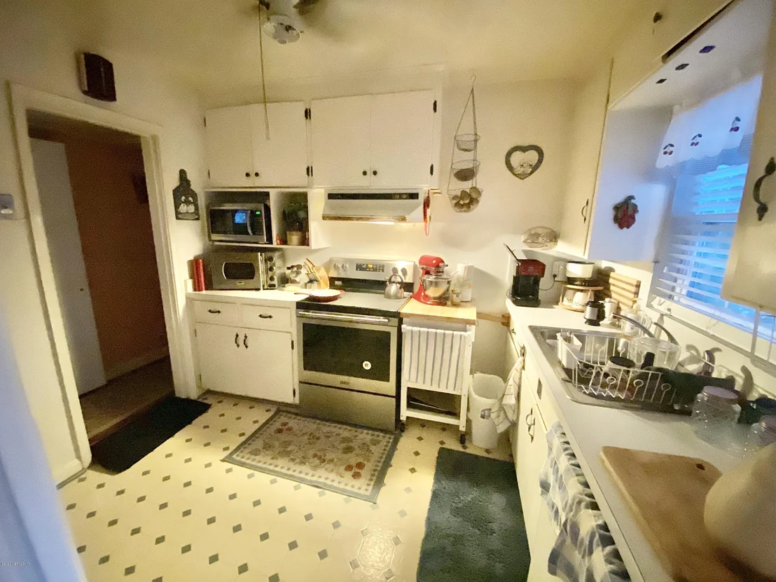 Photo of 826 LEAFY Lane