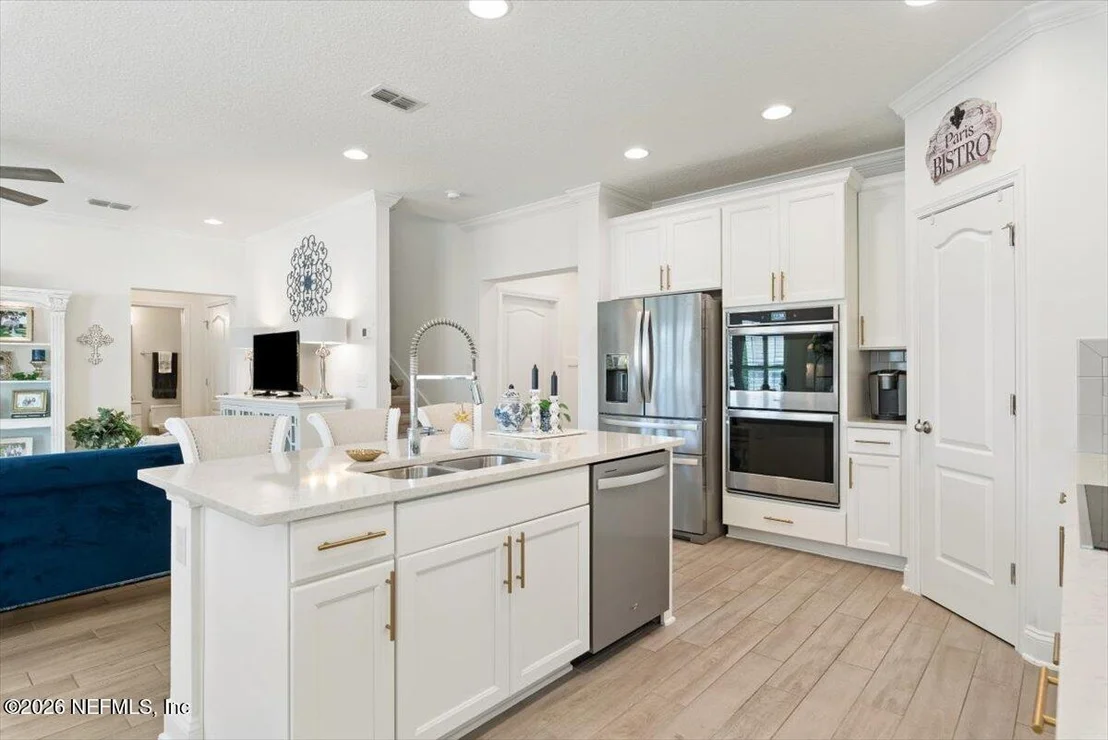Photo of 956 RUSTLEWOOD Lane