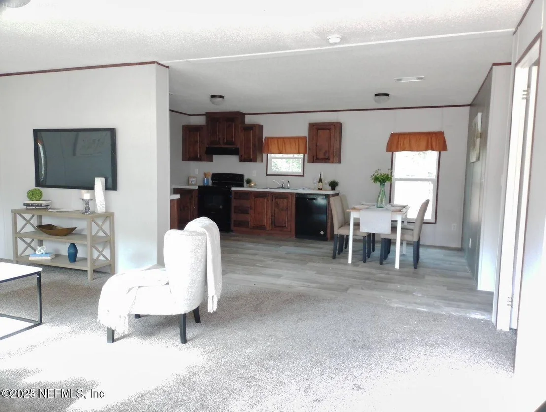 Photo of 203 PEPPERMINT Avenue