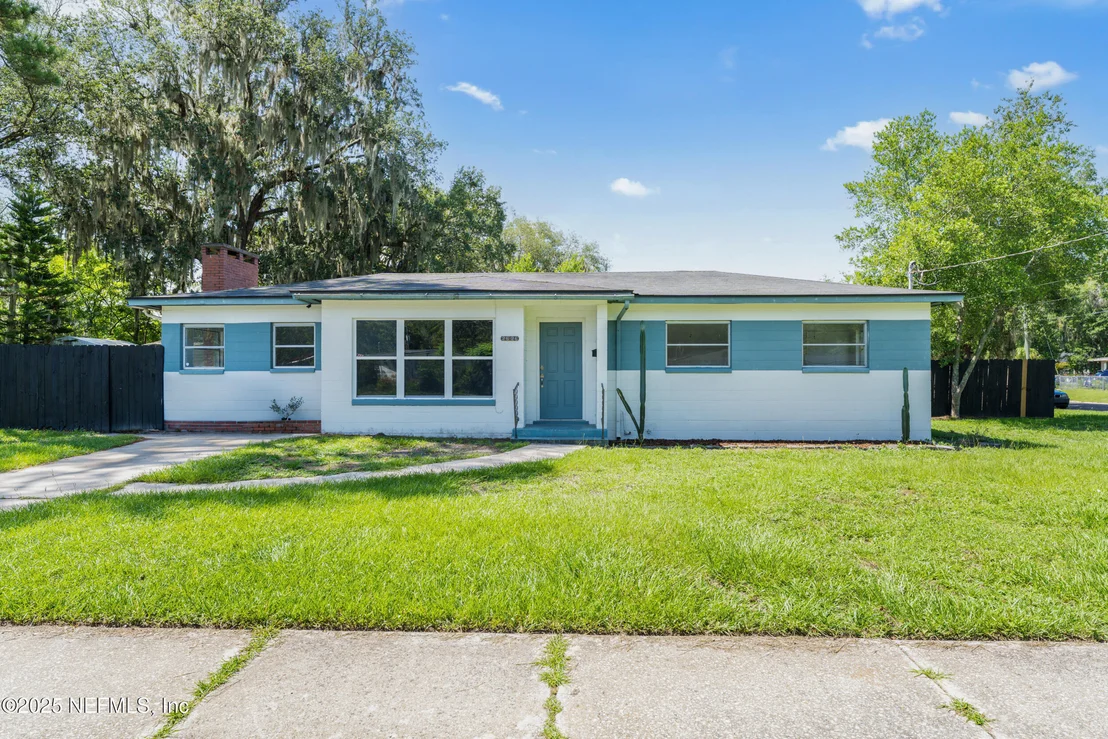 Photo of 2626 LEONID Road