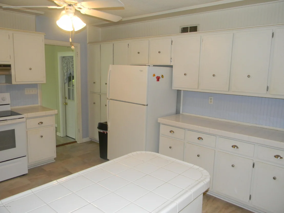 Photo of 1433 HARBOR OAKS Road