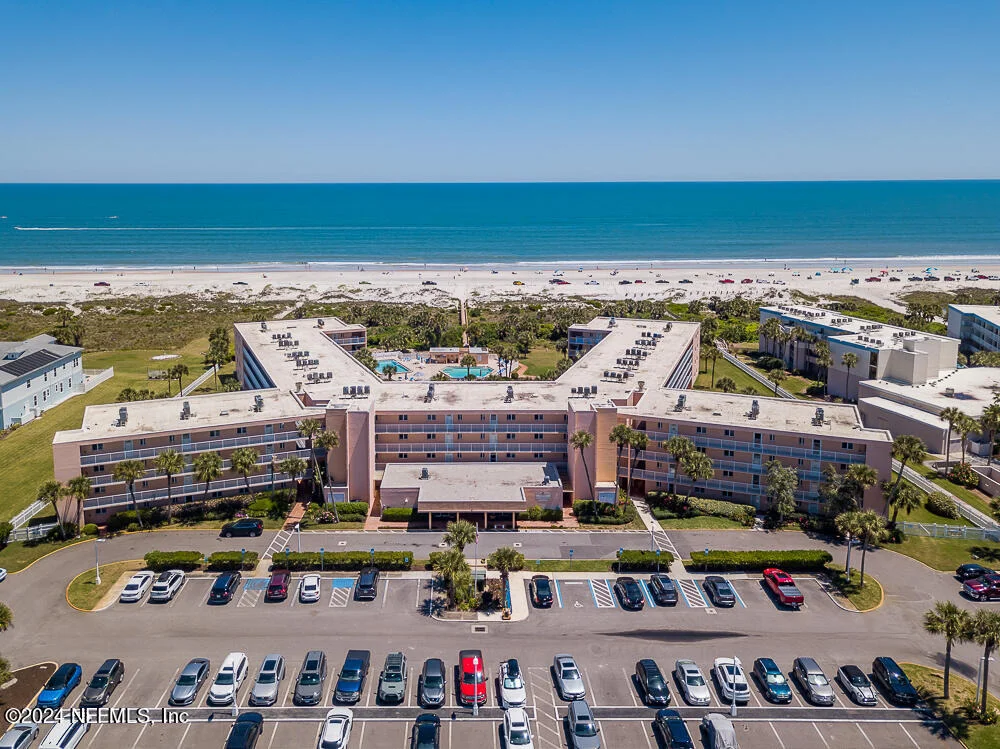 Photo of Unit 303 at 4 OCEAN TRACE Road