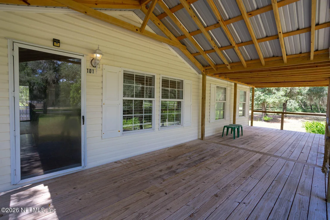 Photo of 101 W STRICKLAND Road