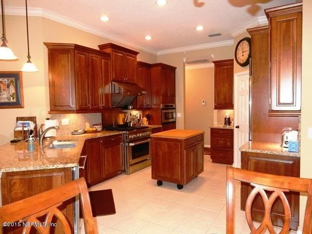 Photo of 533 OAKMONT Drive