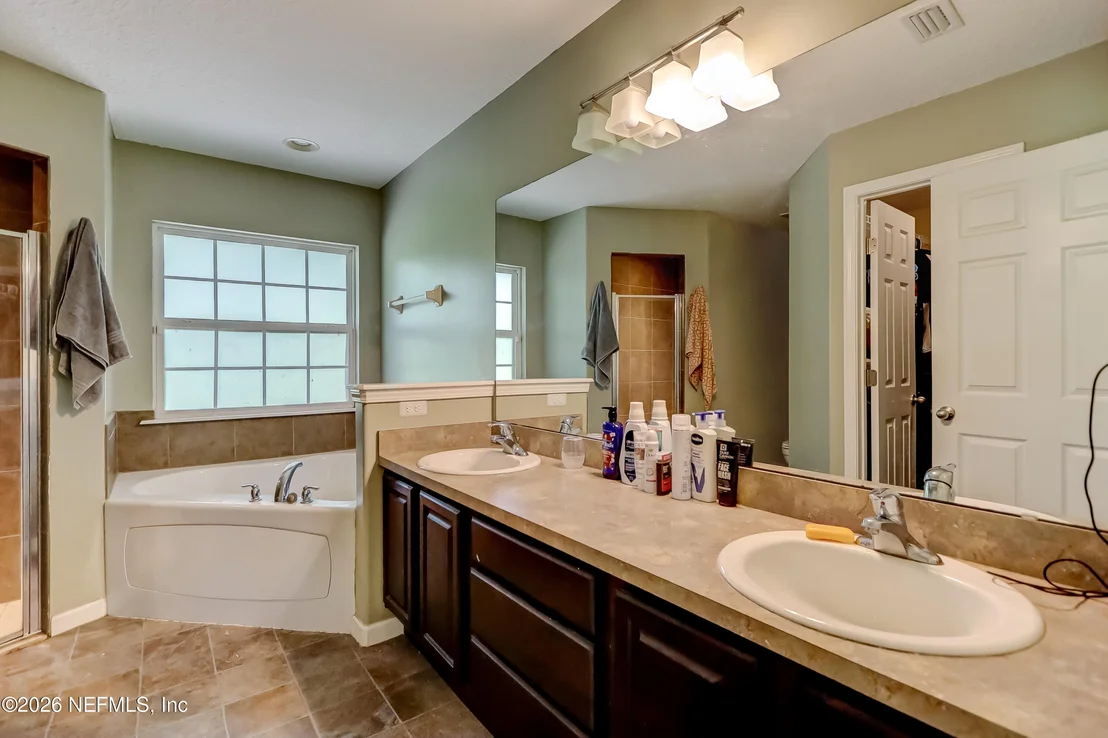 Photo of 44629 WOODLAND Circle