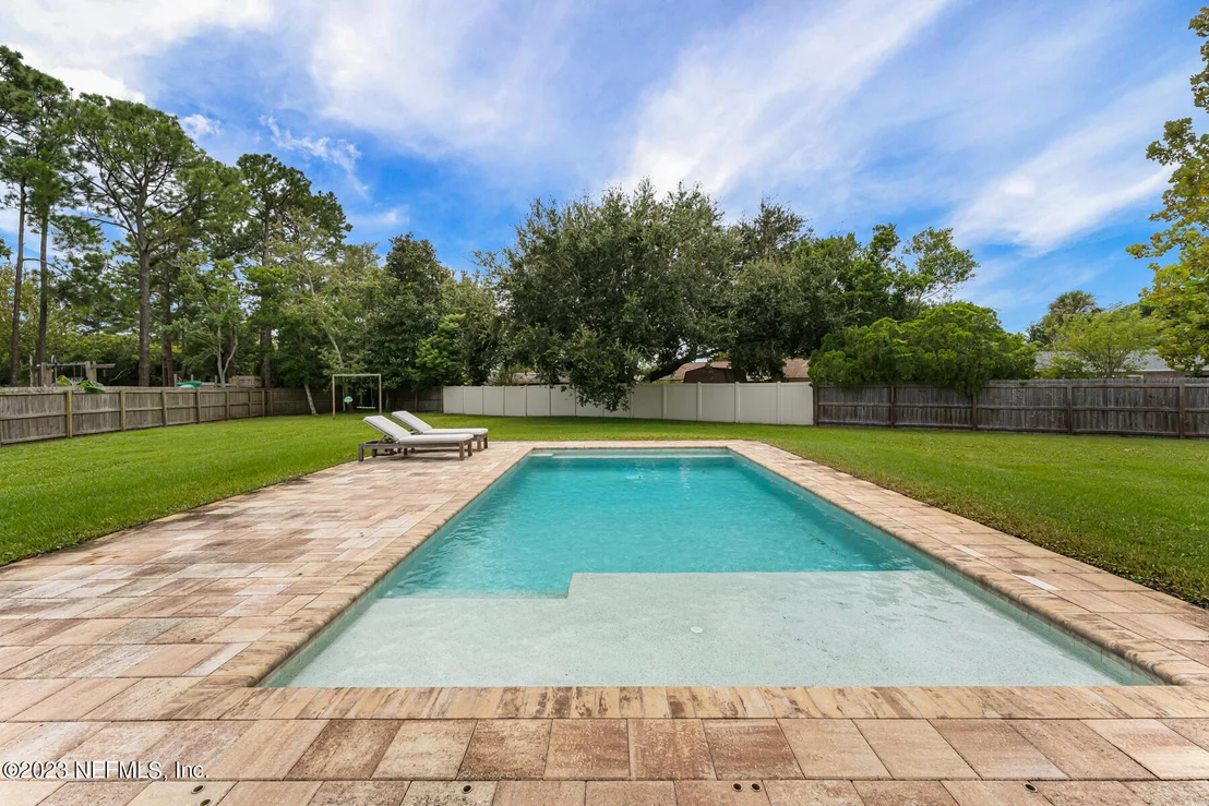Photo of 35 DOLPHIN Boulevard