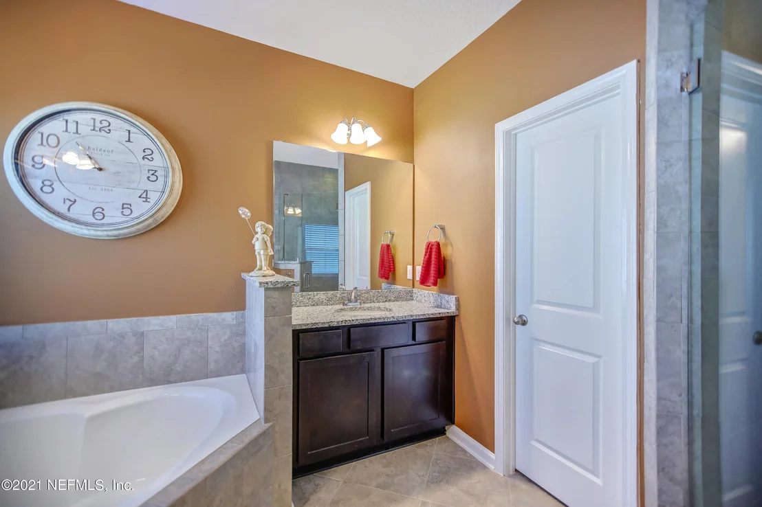 Photo of 19 GREENVIEW Lane