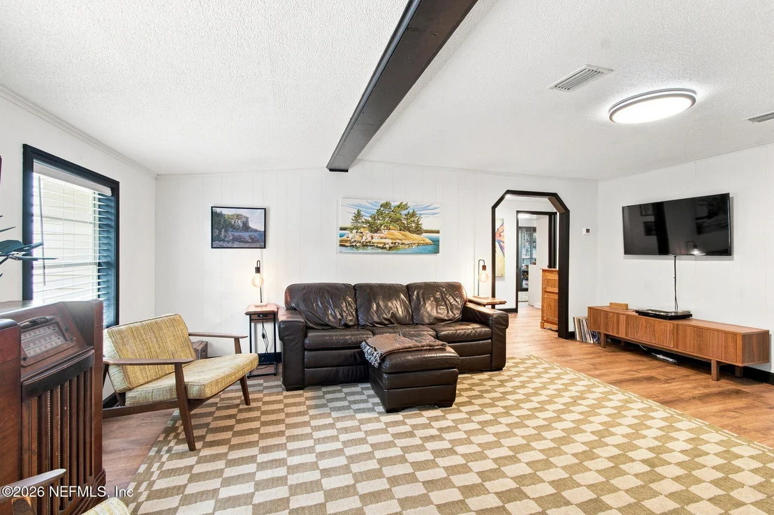 Photo of 33485 MEADOWS Lane