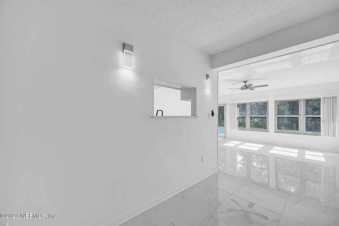 Photo of 2233 MAPLE LEAF Drive E