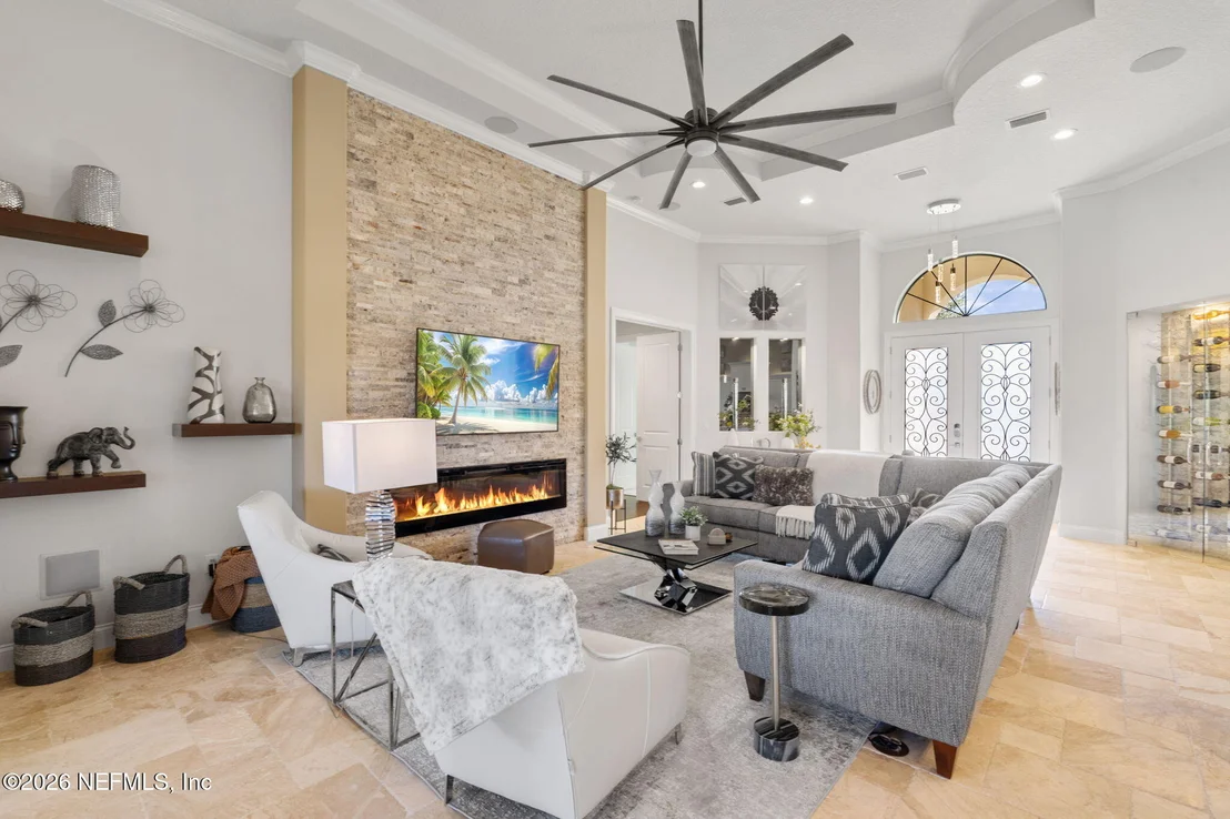 Photo of 213 CONSERVATORY Drive