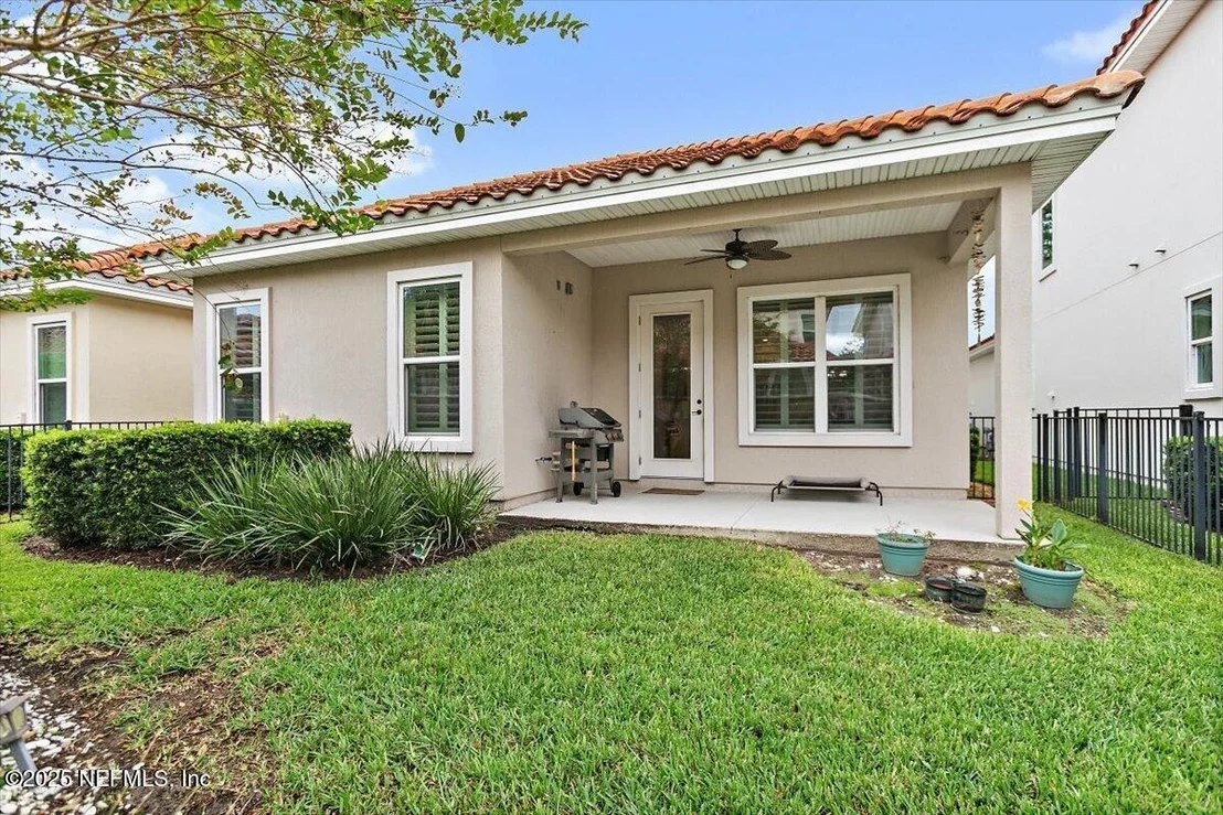 Photo of 96014 ENCLAVE Manor