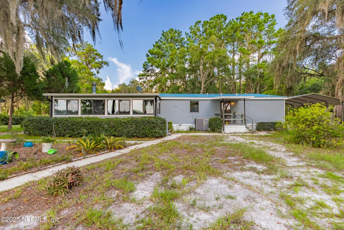 Photo of 101 PINE TREE Lane