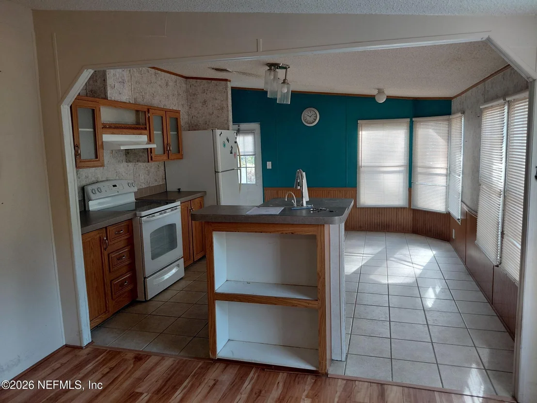 Photo of 426 CARTERET Road
