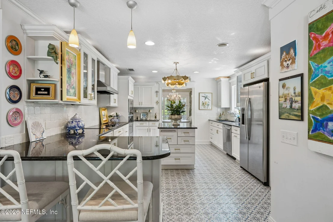 Photo of 1237 MAPLETON Road