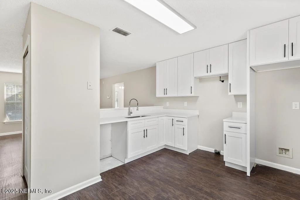 Photo of 7652 BRONSON Lane
