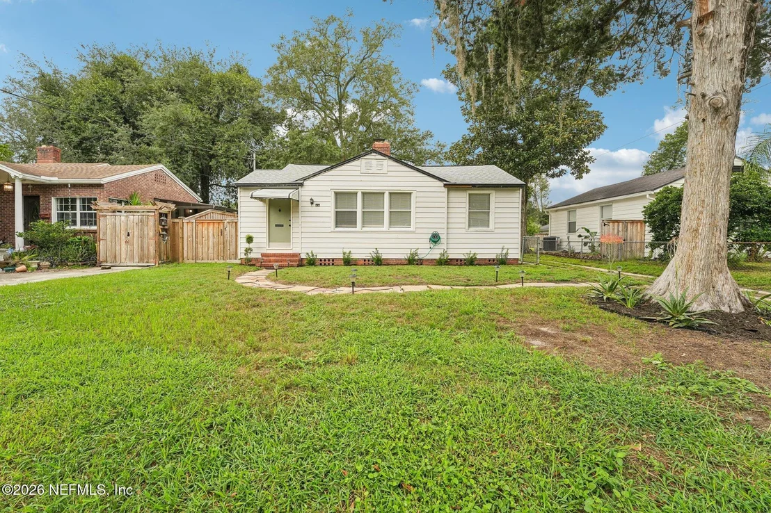 Photo of 1632 CHARON Road