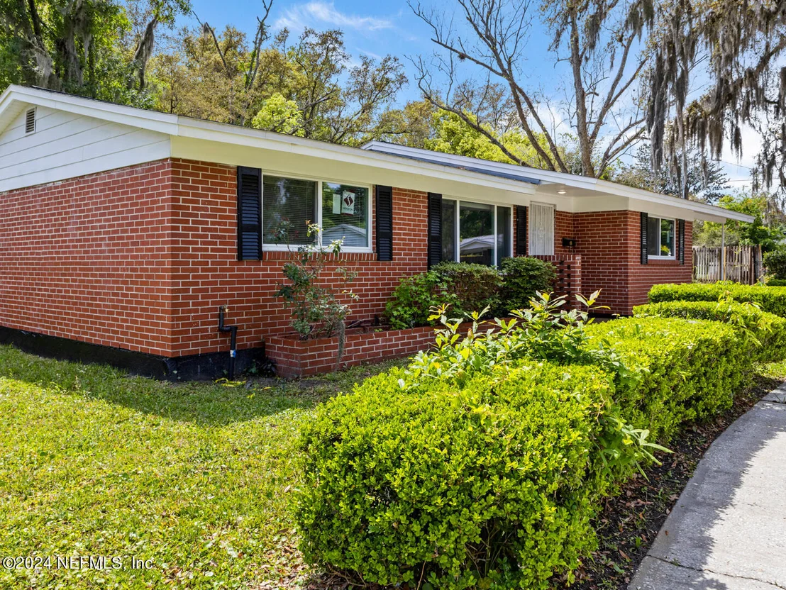 Photo of 5142 MONCRIEF Road