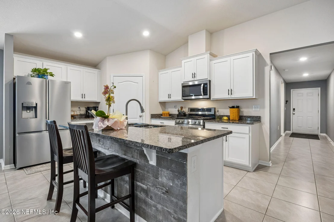 Photo of 86221 EXPRESS Court