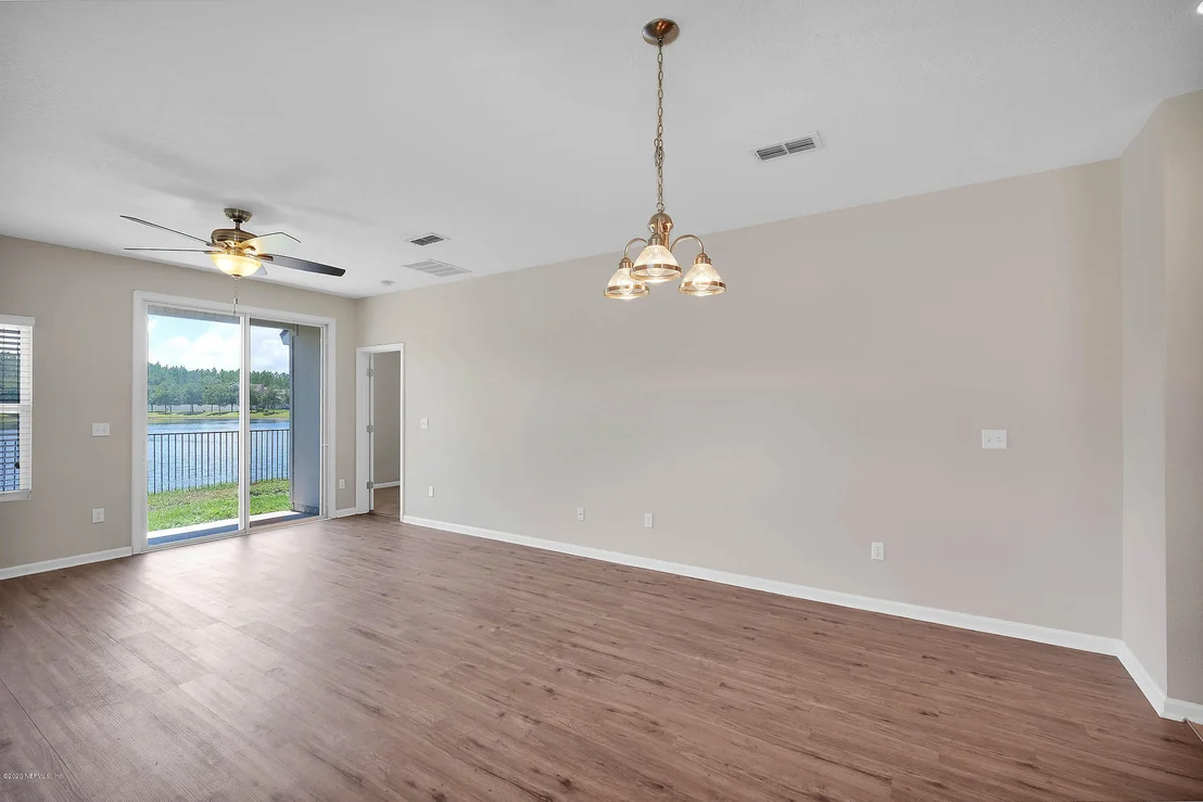 Photo of 533 DEERCROFT Lane
