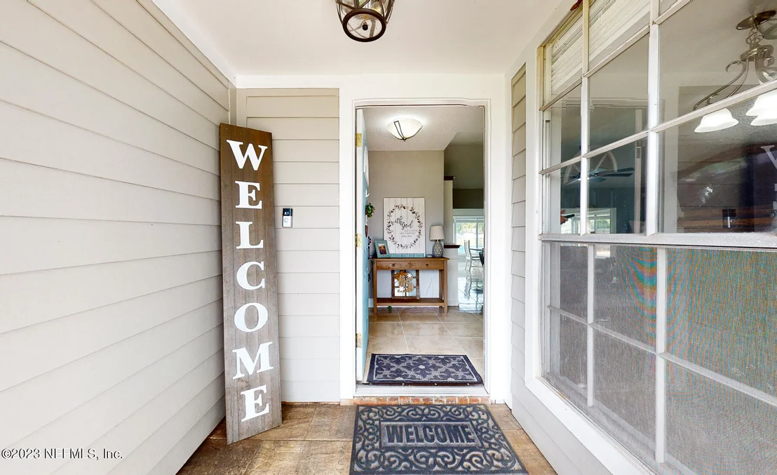 Photo of 1096 MEADOW Drive