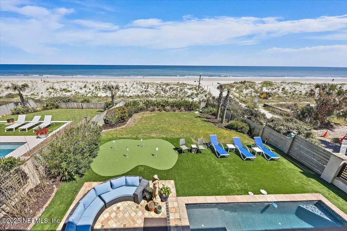 Photo of 1515 BEACH Avenue