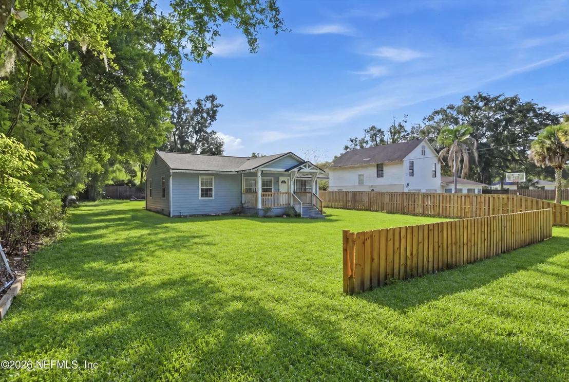 Photo of 1745 HILLTOP Boulevard