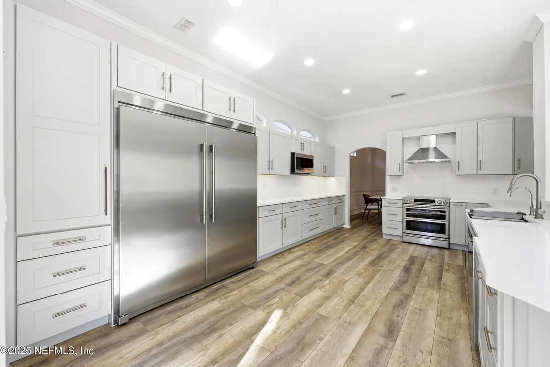 Photo of 537 DANDELION Drive