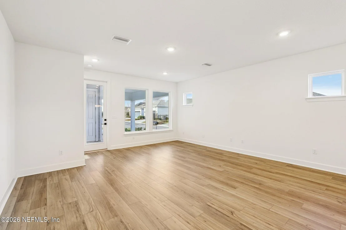 Photo of 17 JAMESTOWN Court