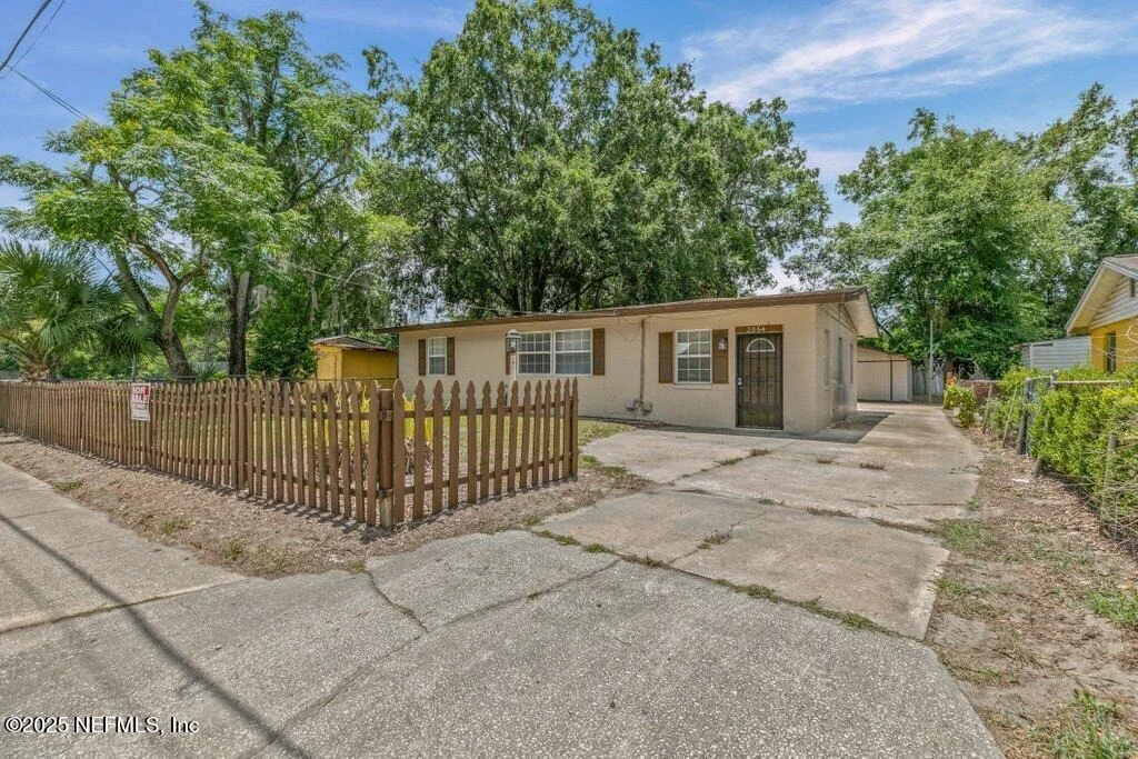 Photo of 2864 LEONID Road