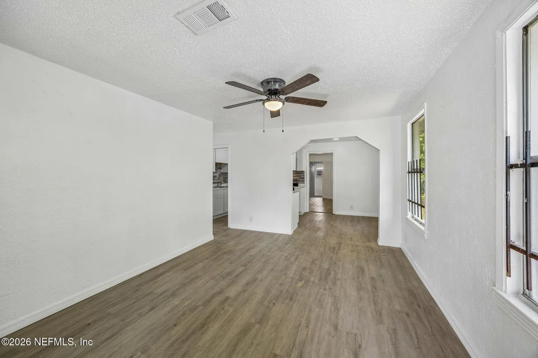 Photo of 3304 DIVISION Street