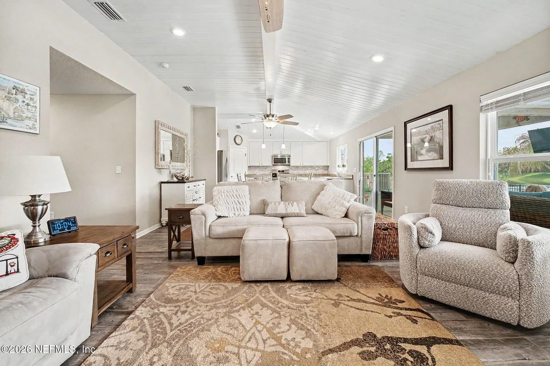 Photo of 16013 HUTTON Lane