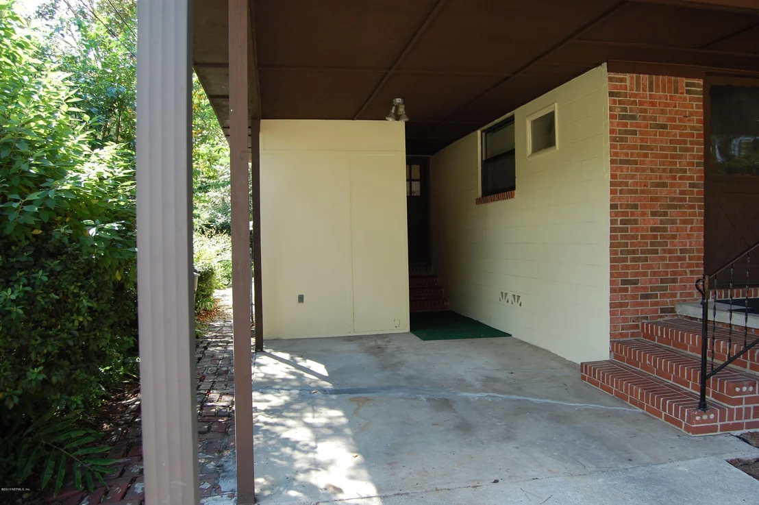 Photo of 2810 Robinette Drive
