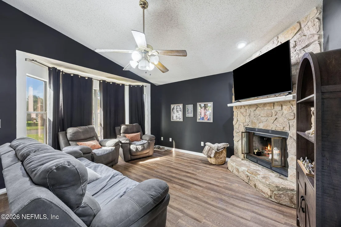 Photo of 407 MOBY DICK Drive S