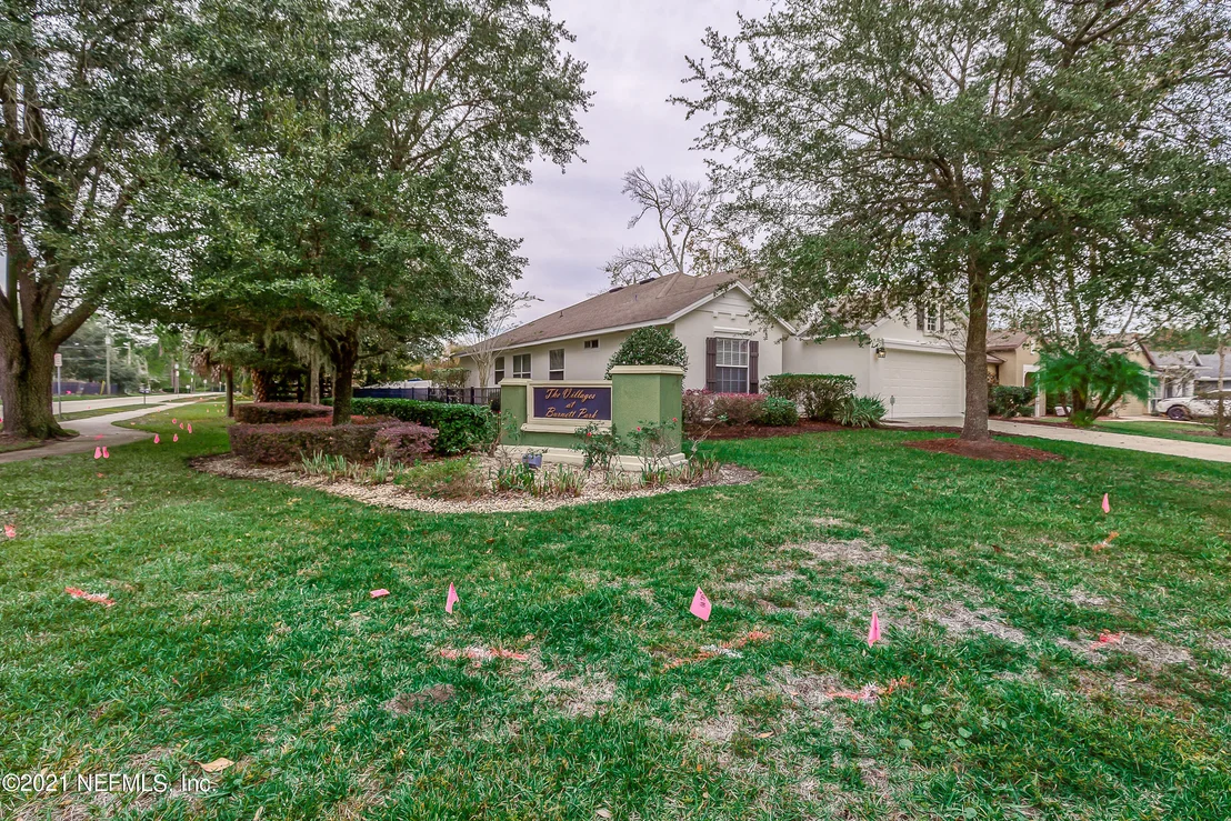 Photo of 10898 BIRCHARD Lane