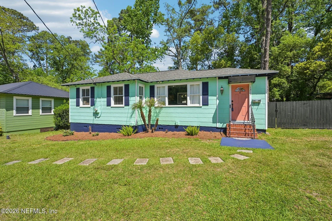 Photo of 1315 AZALEA Drive