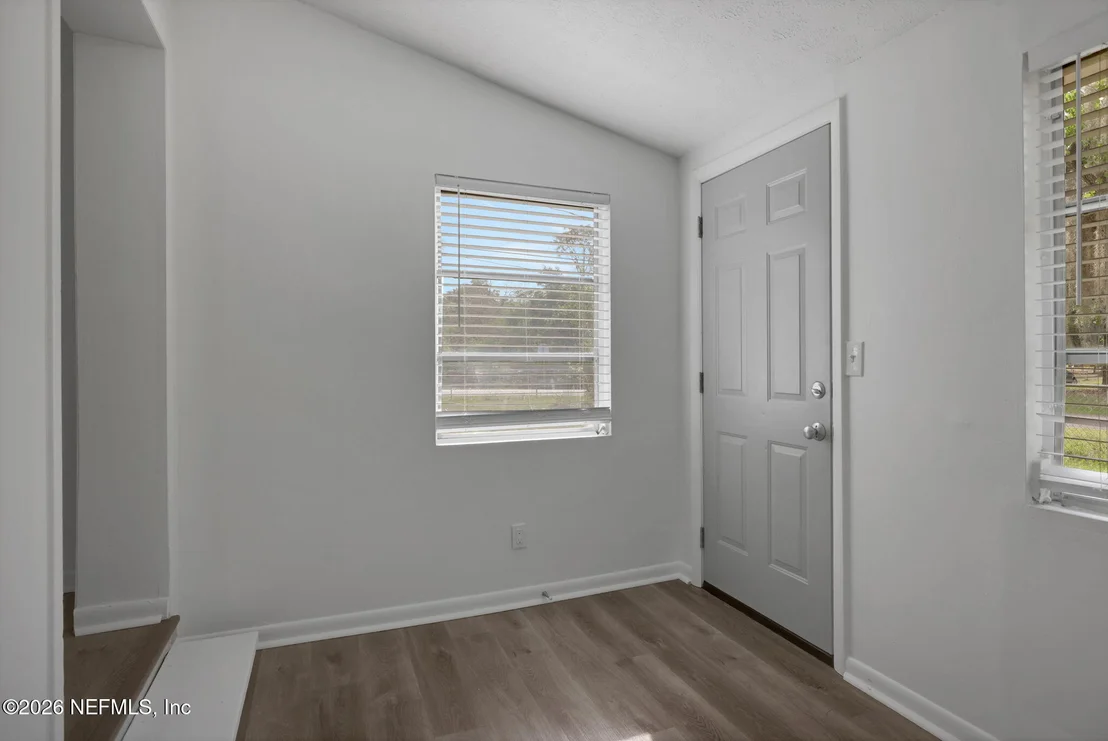 Photo of 2305 JAYSON Avenue
