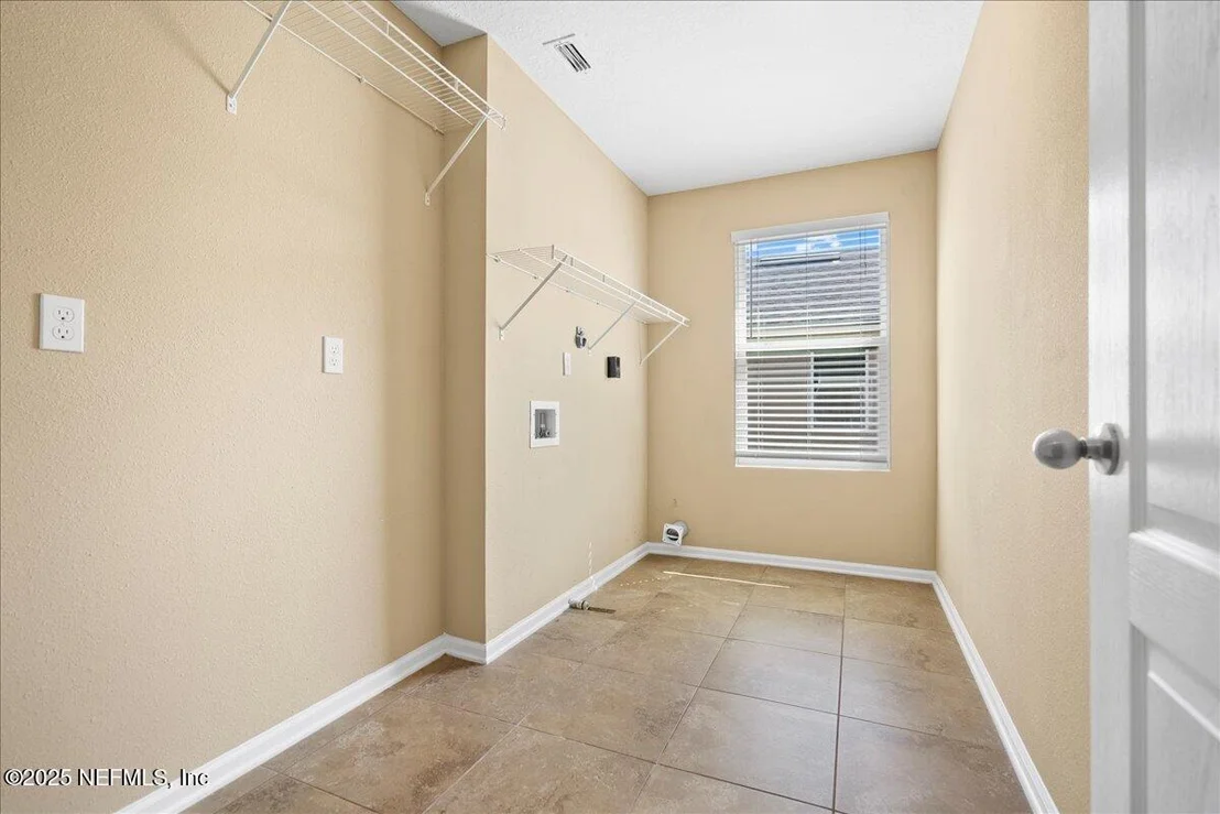 Photo of 529 DEERCROFT Lane
