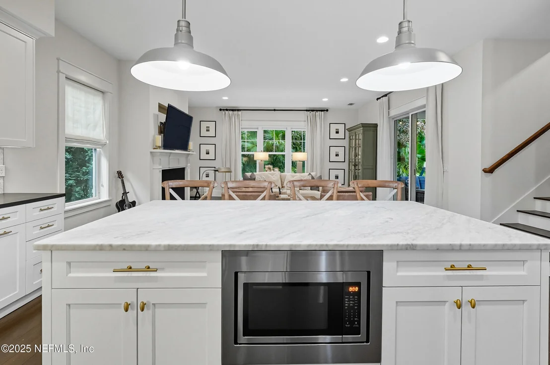 Photo of 951 PARADISE Circle