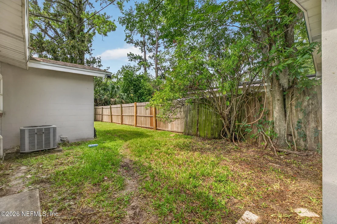Photo of 1212 CRESTFIELD Road