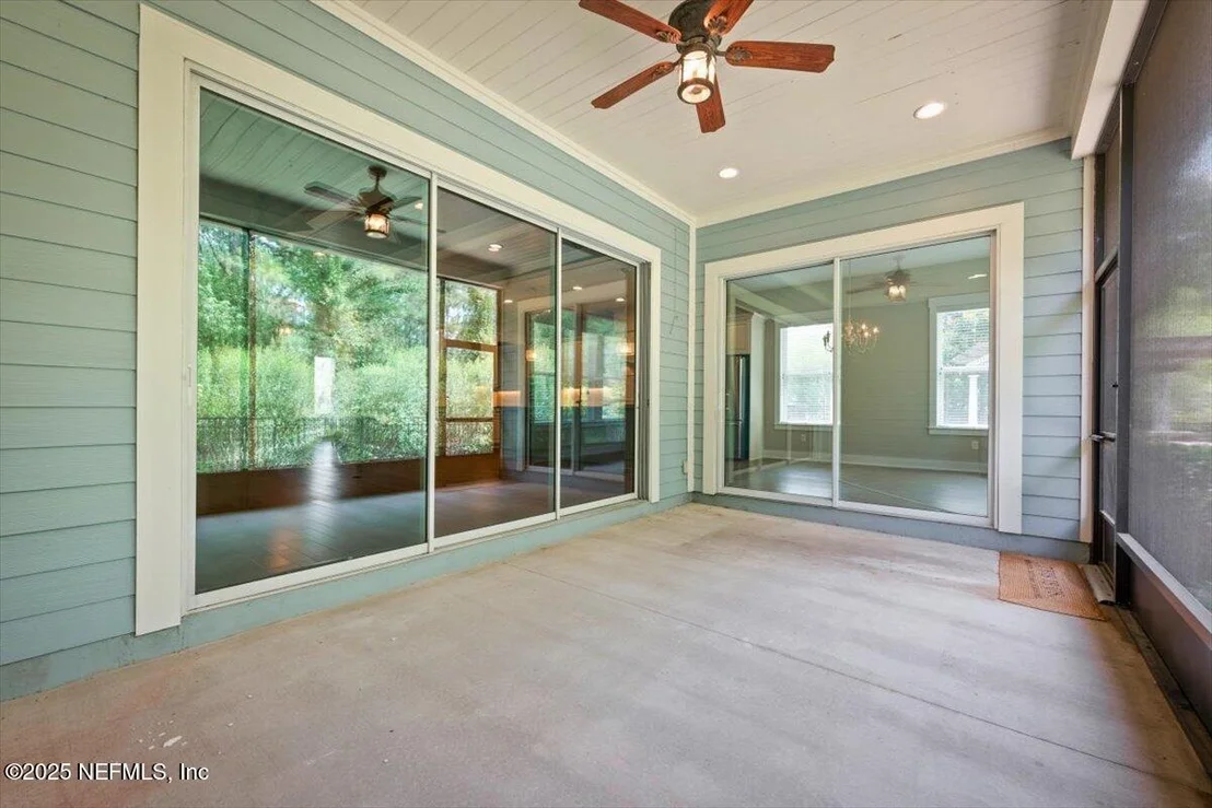 Photo of 305 SEAHILL Drive