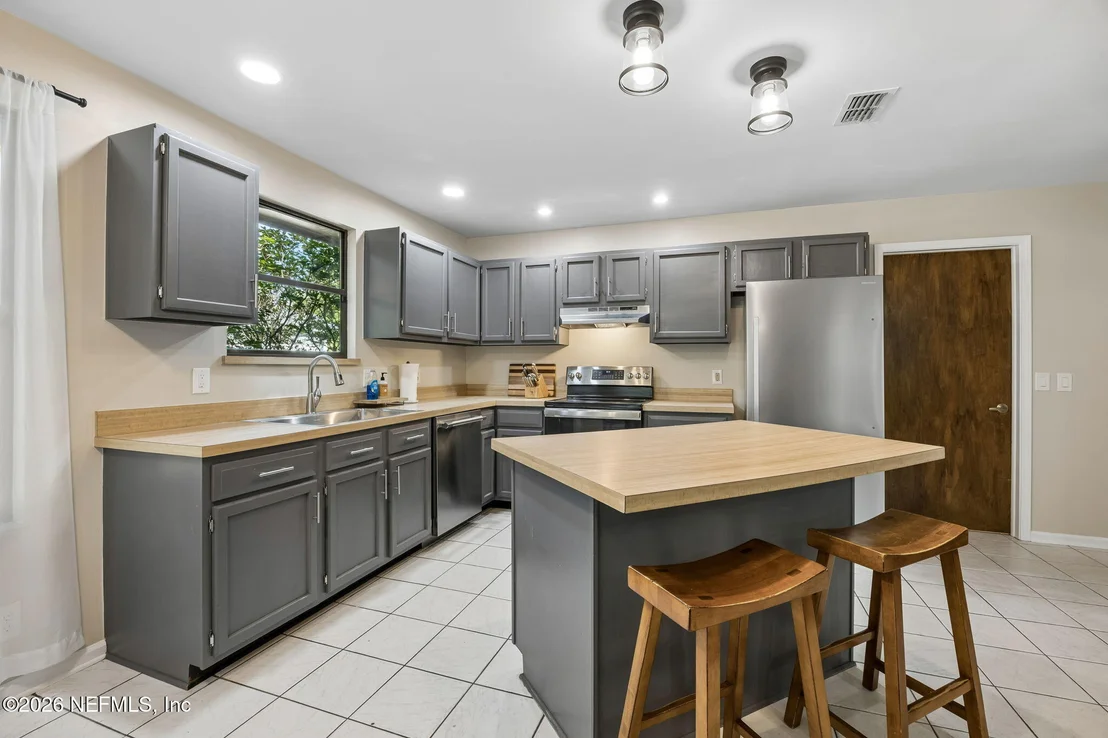Photo of 1476 RIVERGATE Drive