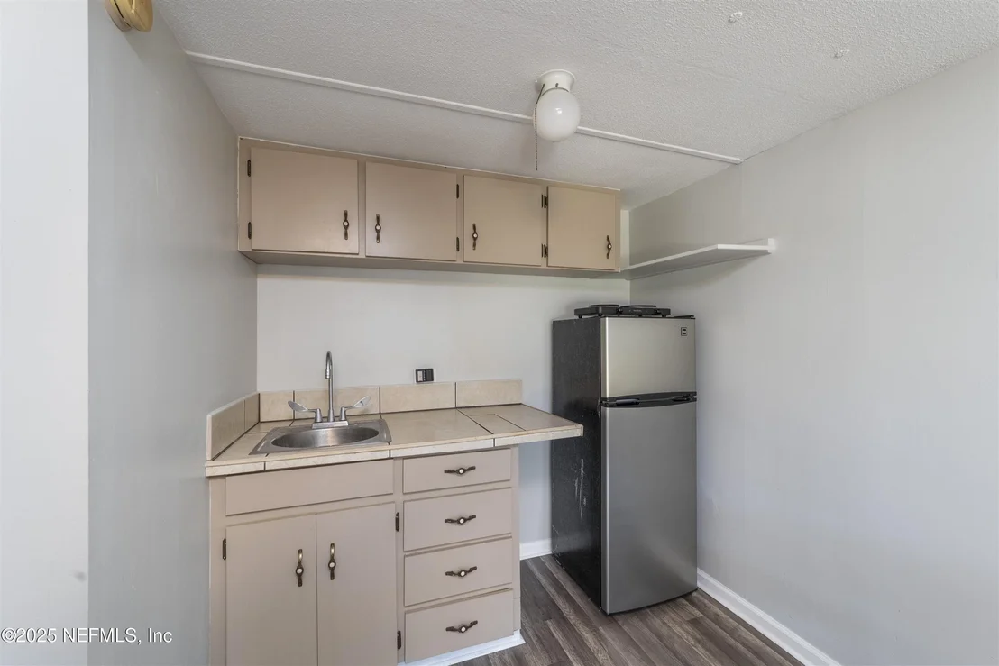 Photo of Unit D at 2905 COUNTY ROAD 214