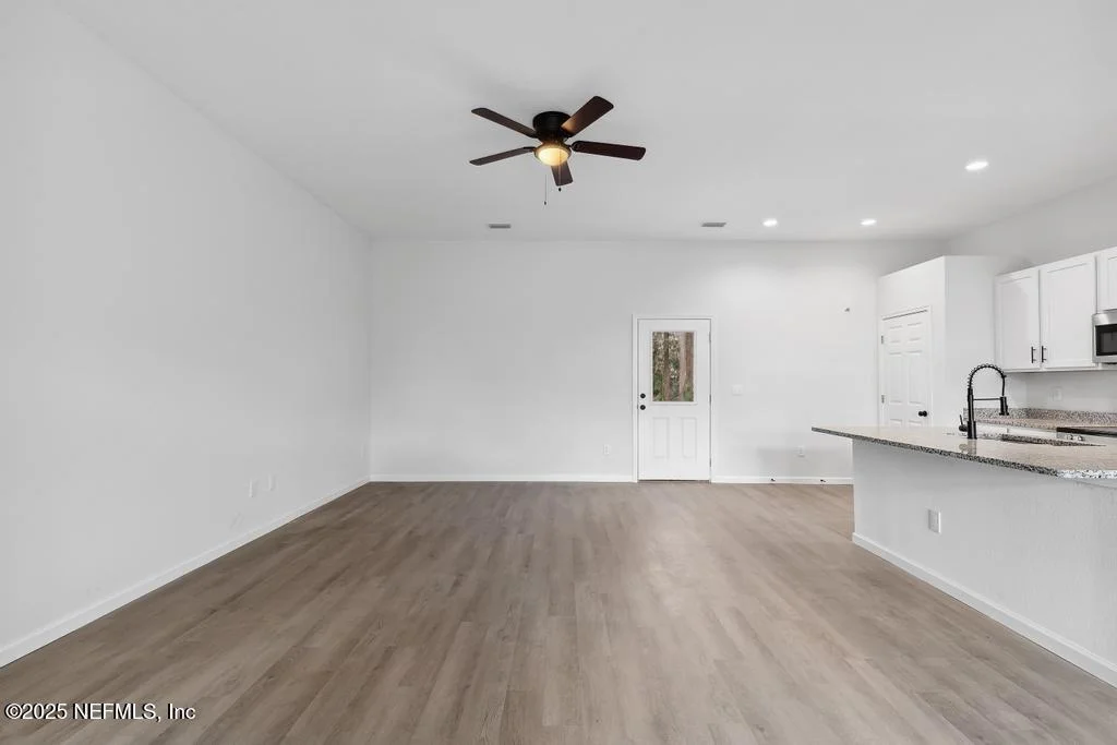 Photo of 6894 BARNEY Road