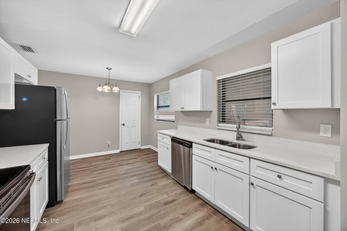 Photo of 7251 MAYAPPLE Road
