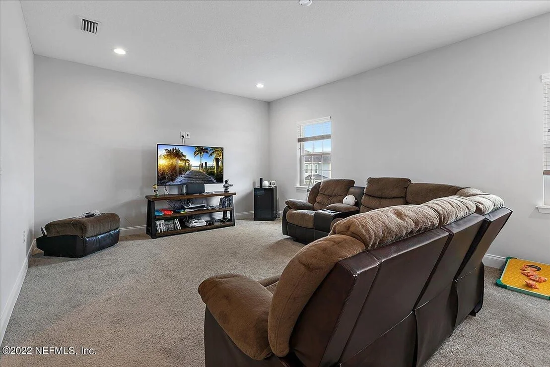 Photo of 476 SILVERLEAF VILLAGE Drive